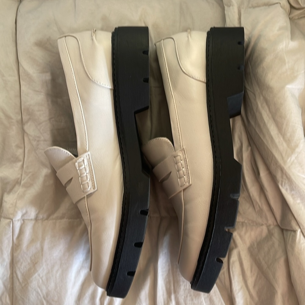 Shoes - Picture 2 of 5